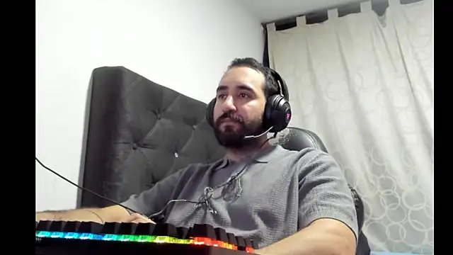 coolfriki online show from March 3, 2:08 am