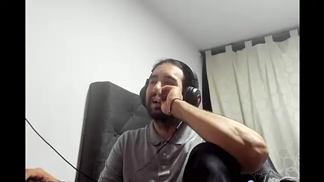 coolfriki online show from April 21, 1:42 am