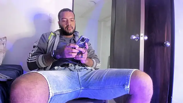 Dann 17  online show from November 25, 1:13 pm