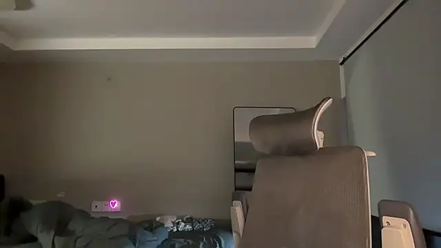 iambennet online show from December 14, 5:25 am