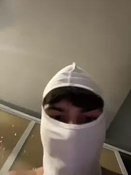 lain213 online show from October 24, 5:20 am