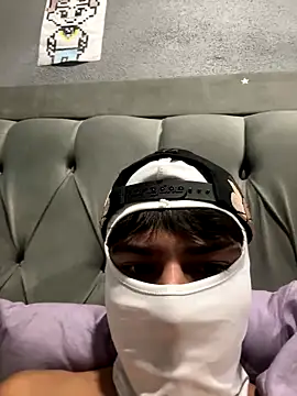 lain213 online show from October 25, 5:31 am