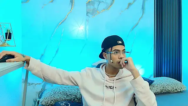 JacobBlackwell  online show from March 6, 7:27 am