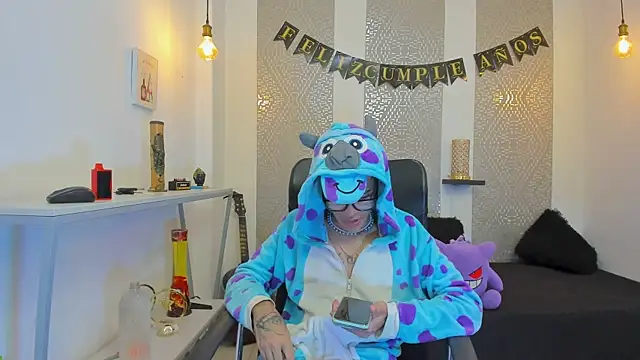 JacobBlackwell  online show from November 20, 8:18 pm