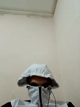 latarak321 online show from March 13, 9:10 pm