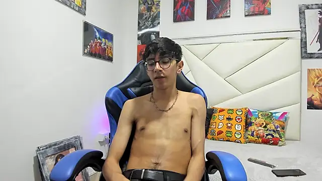 TWINK JOSS online show from October 17, 8:02 pm