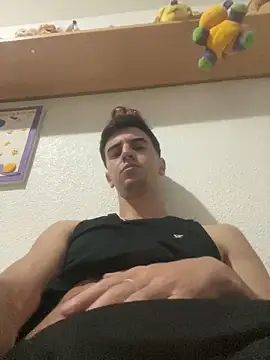 Snapshot of suarezz_ chatting on October 6, 10:14 pm suarezz online show from October 6, 10:14 pm