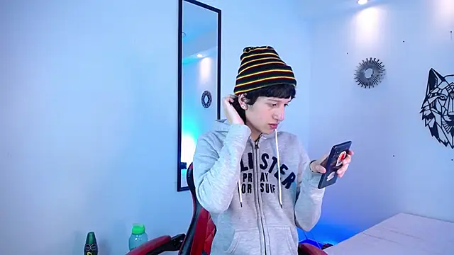 Emo Boy  online show from December 20, 12:56 pm