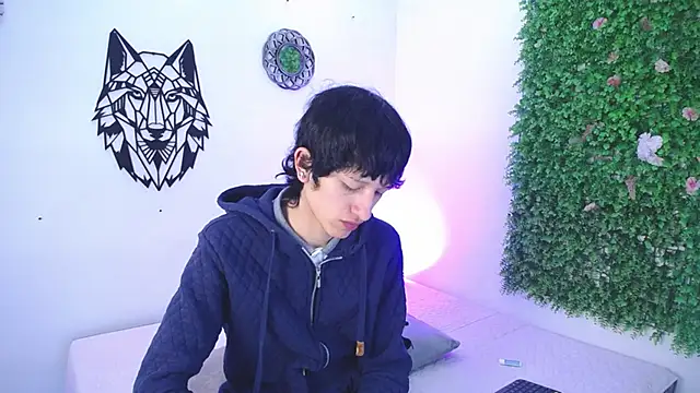 Emo Boy  online show from November 26, 12:52 pm