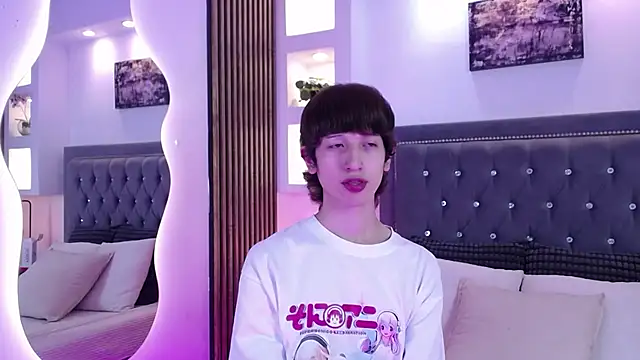 Emo Boy  online show from April 21, 8:26 pm