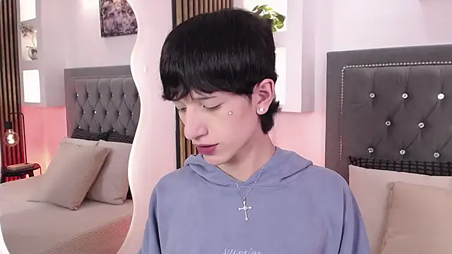 Emo Boy  online show from June 7, 8:16 pm