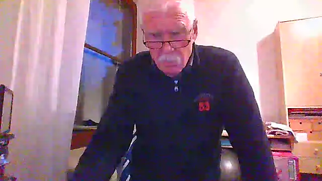 super-snoopy online show from December 18, 3:41 pm