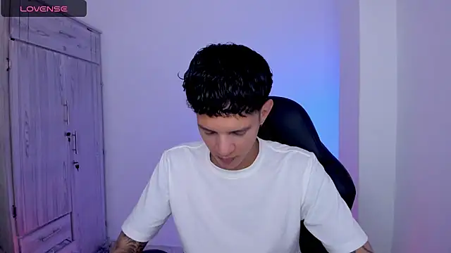 tylernova online show from June 5, 3:11 am