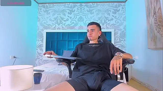 Snapshot of Ethan_Boy_ chatting on October 12, 8:47 pm Ethan Boy online show from October 12, 8:47 pm