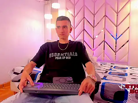 Ethan Boy  online show from February 7, 8:14 pm