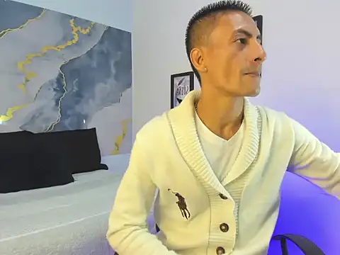 latin crissex online show from November 24, 12:17 pm