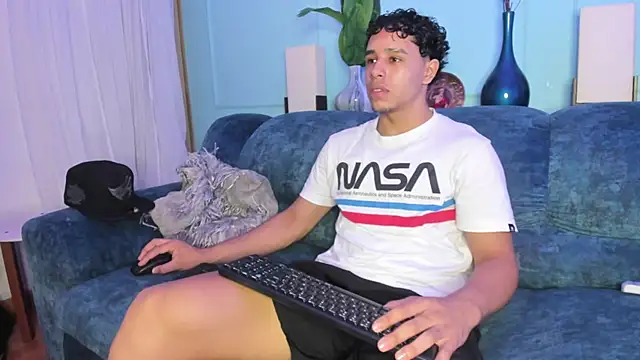 Adrian Volt online show from December 14, 3:13 am