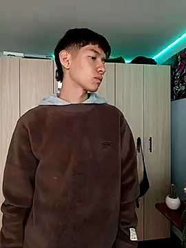 heyy noah11 online show from October 29, 9:40 pm