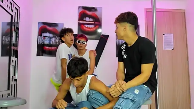 EMPIRE BOYS1 online show from October 18, 11:42 pm