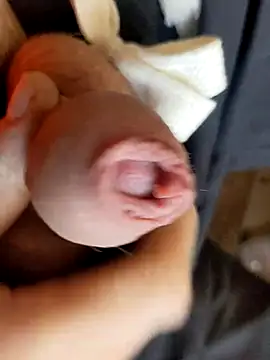 szabi1995 online show from November 4, 8:37 am