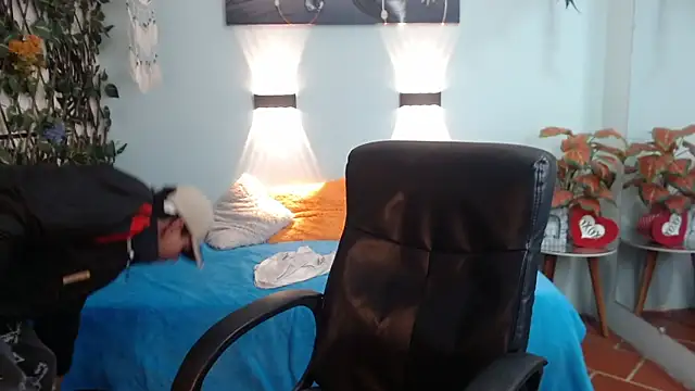 AmethystShadow17 online show from April 10, 9:22 pm