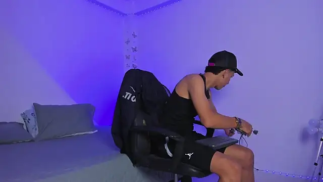 Axel Cody  online show from October 31, 11:35 am