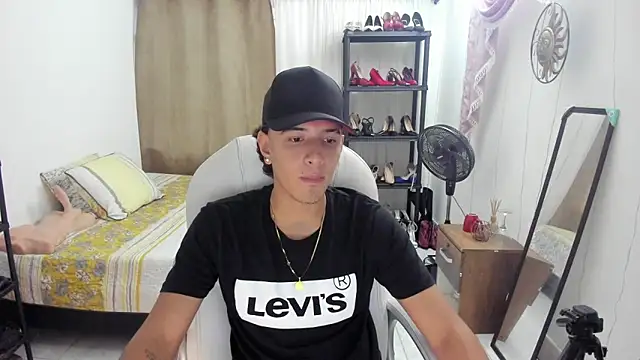 Hayden Boy  online show from November 3, 10:11 pm