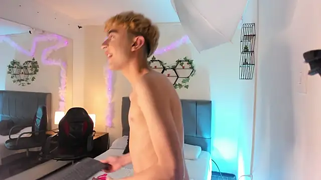 JustinCastiblanco online show from November 11, 11:37 am