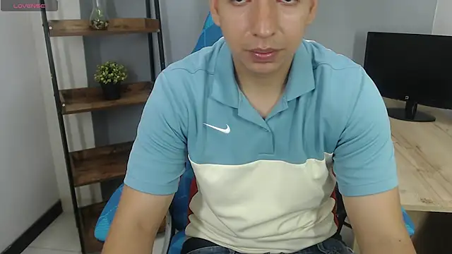 Axel Stones  online show from October 18, 3:17 pm