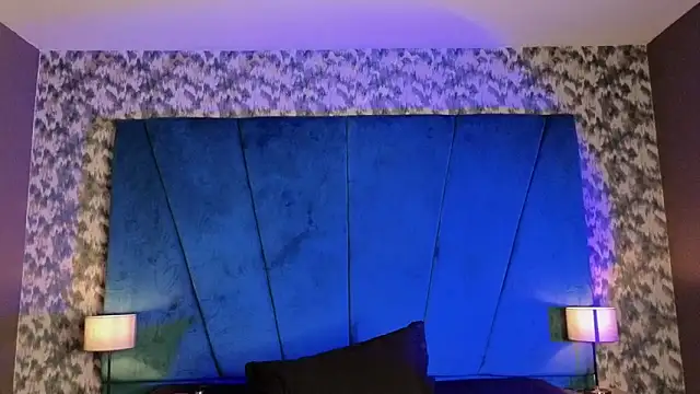 Aaron Eze online show from November 7, 11:41 pm