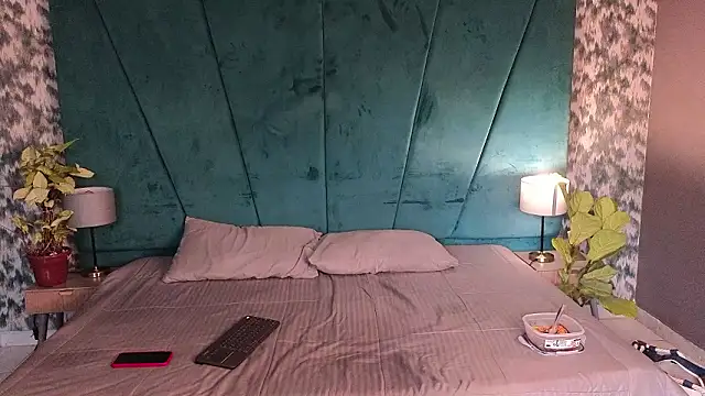 Aaron Eze online show from March 9, 1:05 pm