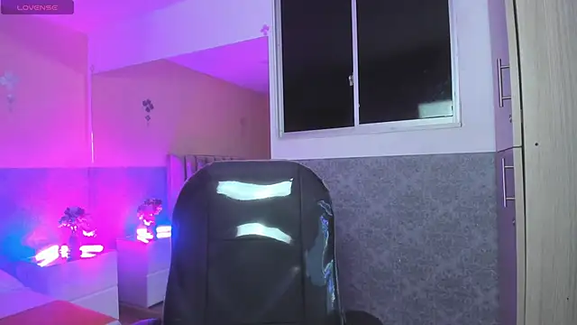 Xavier Fox    online show from November 9, 5:11 am