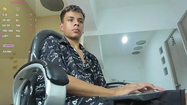 Xavier Fox    online show from March 8, 5:22 am