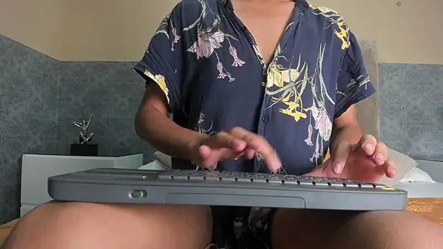 Xavier Fox    online show from February 25, 9:05 pm