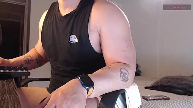 SugaredDigit online show from April 7, 11:10 am