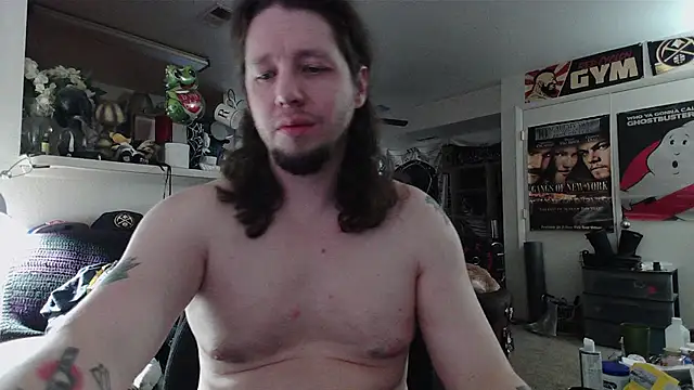 biggerisbetter12 online show from February 18, 11:02 pm