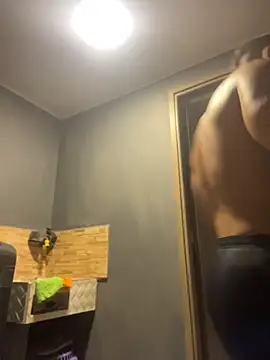 FreszX online show from April 21, 5:08 pm