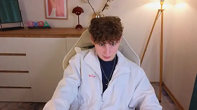 crisp1n online show from October 19, 3:04 pm