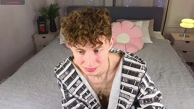 crisp1n online show from February 11, 8:14 pm