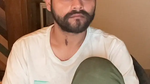 MakeMeAwareAah online show from December 1, 3:37 pm