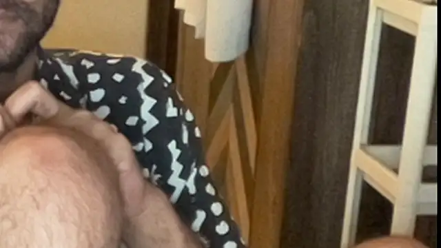 MakeMeAwareAah online show from October 25, 3:36 pm