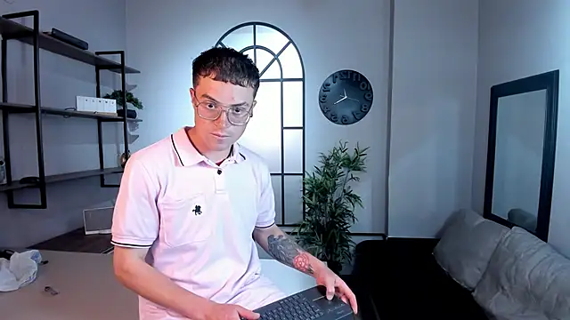 Lil James online show from January 11, 8:01 pm