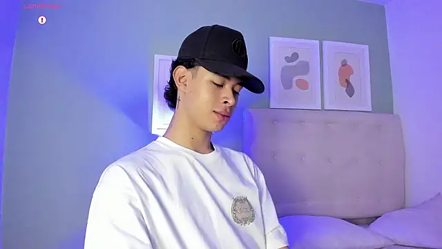 ApoloRicci online show from March 3, 7:54 pm