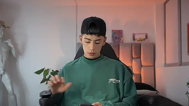 Sebastian Reed online show from March 1, 1:16 am