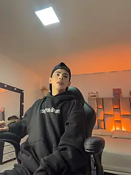 Sebastian Reed online show from February 17, 3:49 am