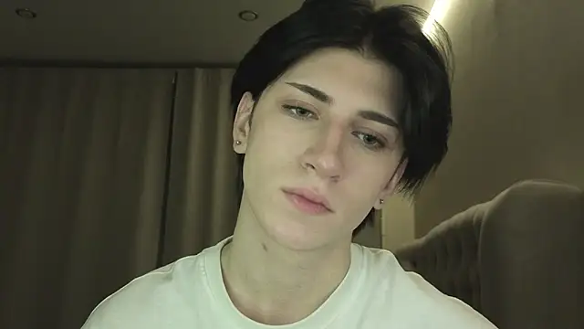 Oliver star boy  online show from March 18, 12:02 am