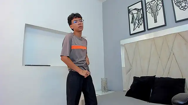 adams bobby online show from January 10, 11:58 am