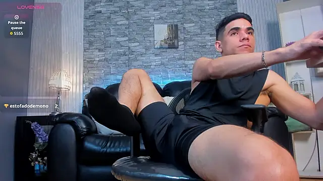 zack joness18 online show from March 21, 6:28 am