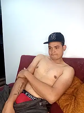 Thehotdotado online show from October 26, 11:18 pm