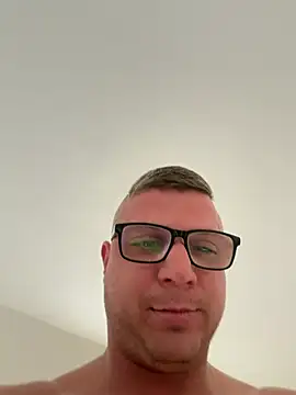 PolishBoy1995 online show from May 11, 2:19 pm